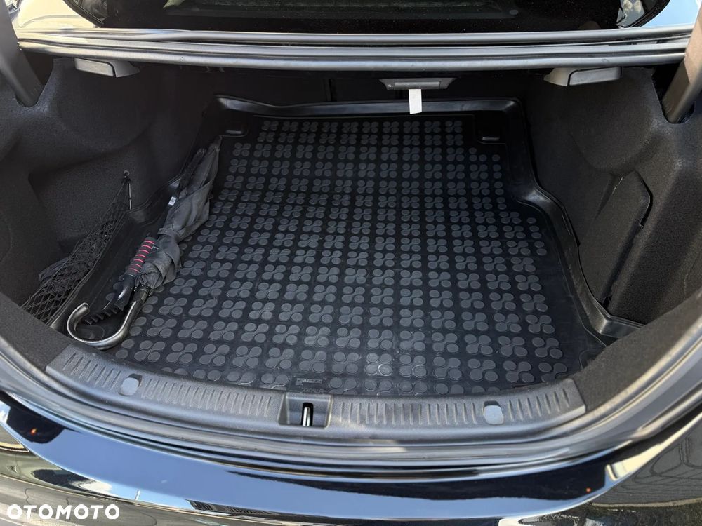 Mercedes-Benz Klasa E 300 AMG - 16