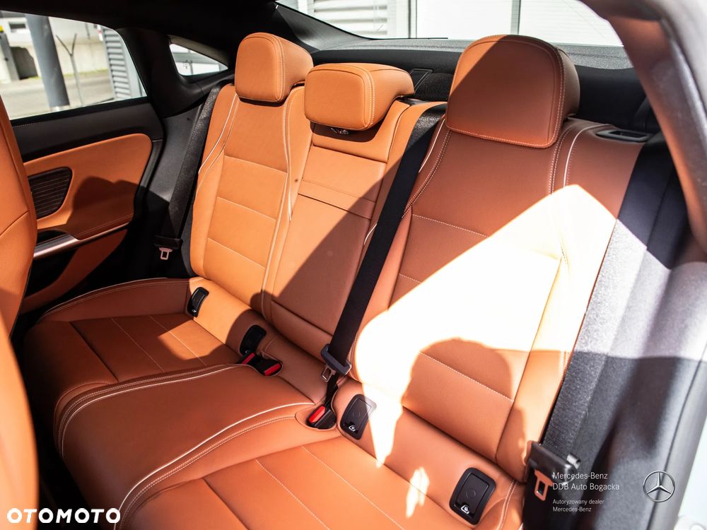 Mercedes-Benz CLA 200 mHEV 4-Matic 8G-DCT - 12