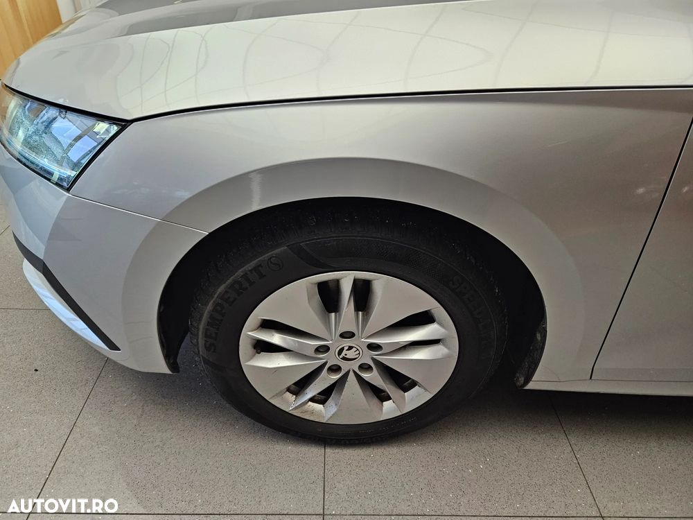 Skoda Octavia 2.0 TDI DSG Ambition - 9