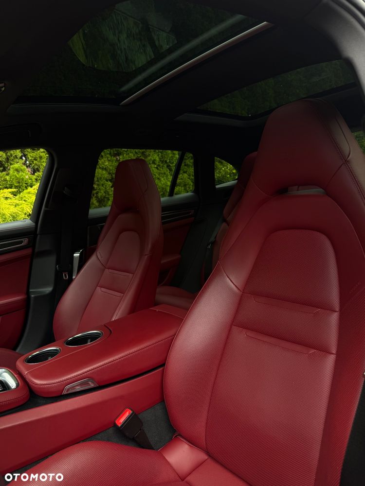 Porsche Panamera 4S - 13