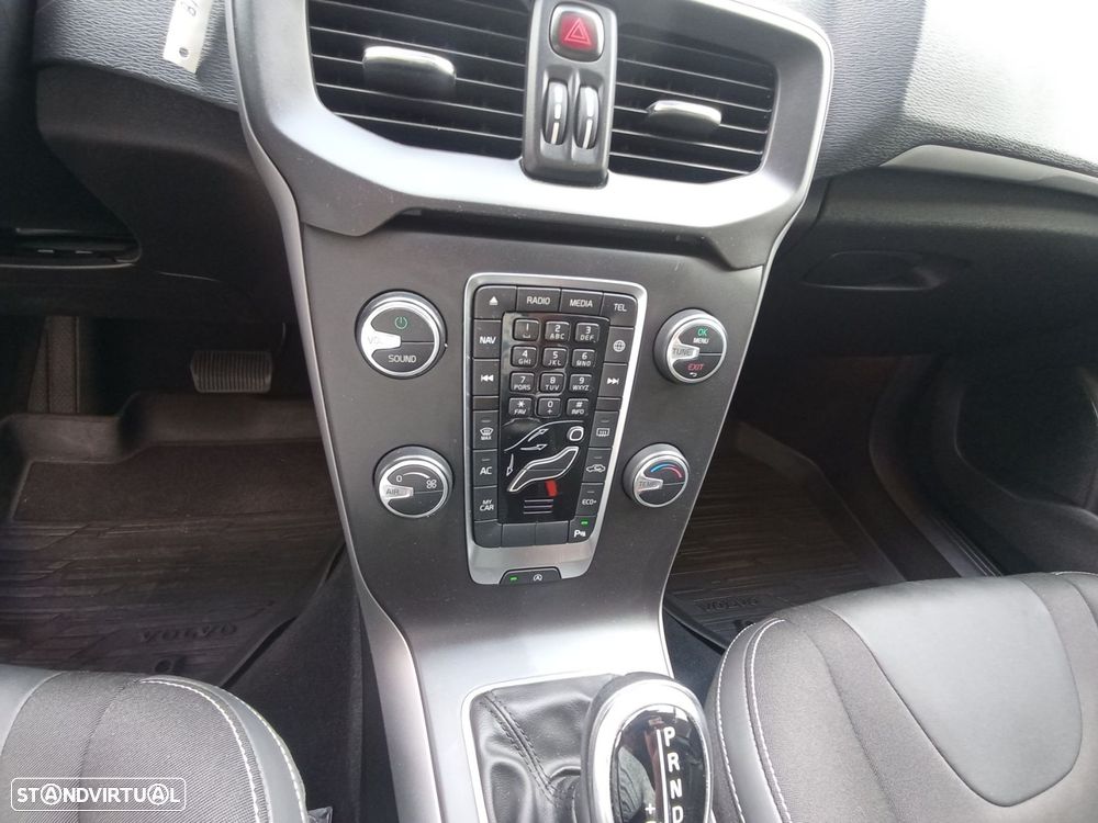 Volvo V40 1.5 T3 Sport Edition Plus Geartronic - 17