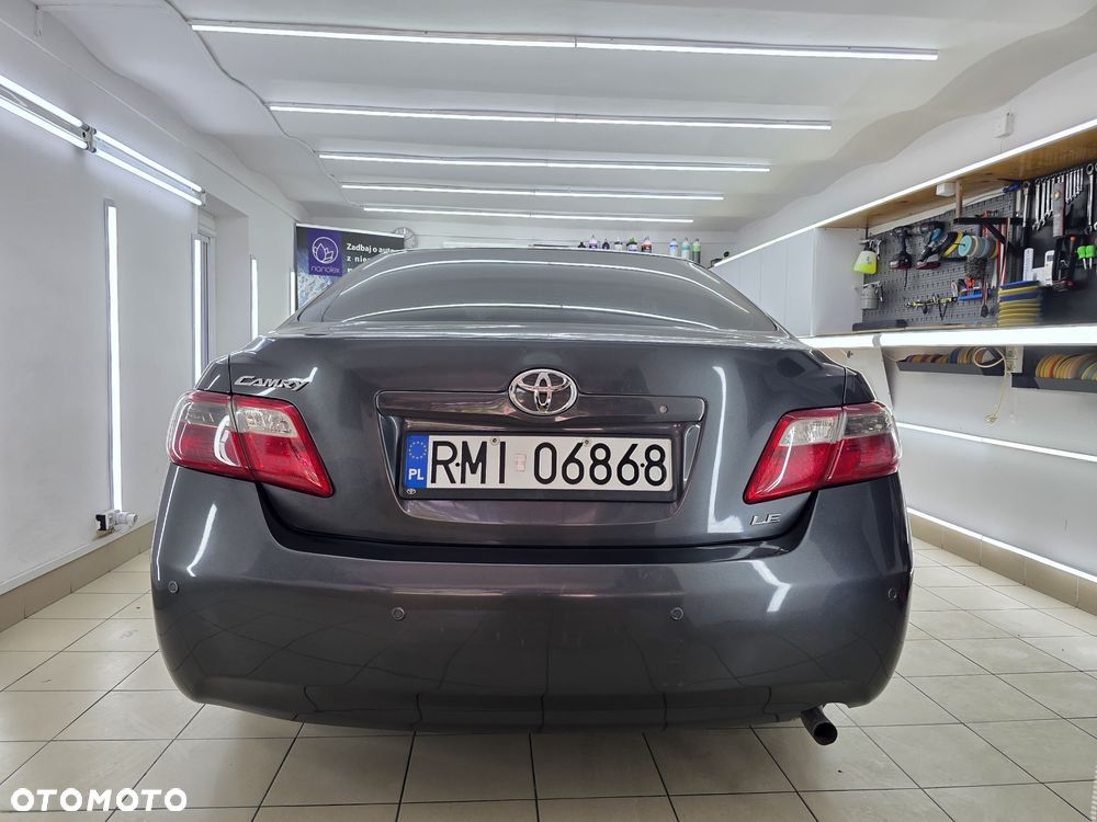 Toyota Camry - 5