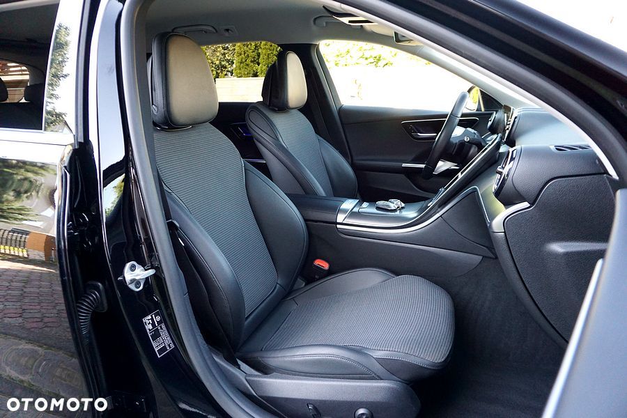 Mercedes-Benz Klasa C 220 d 9G-TRONIC - 28