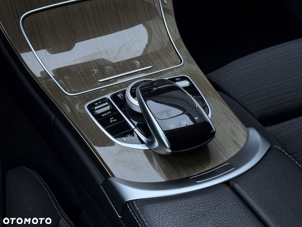 Mercedes-Benz Klasa C 180 7G-TRONIC Exclusive - 27