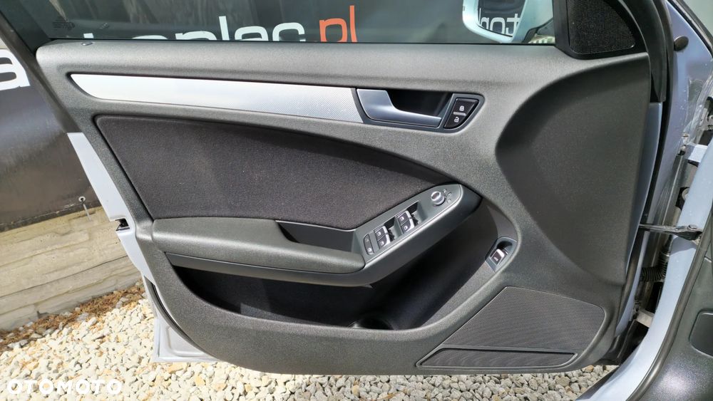 Audi A4 Limousine - 32