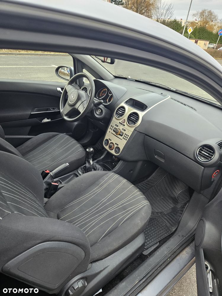 Opel Corsa 1.4 16V Enjoy - 10