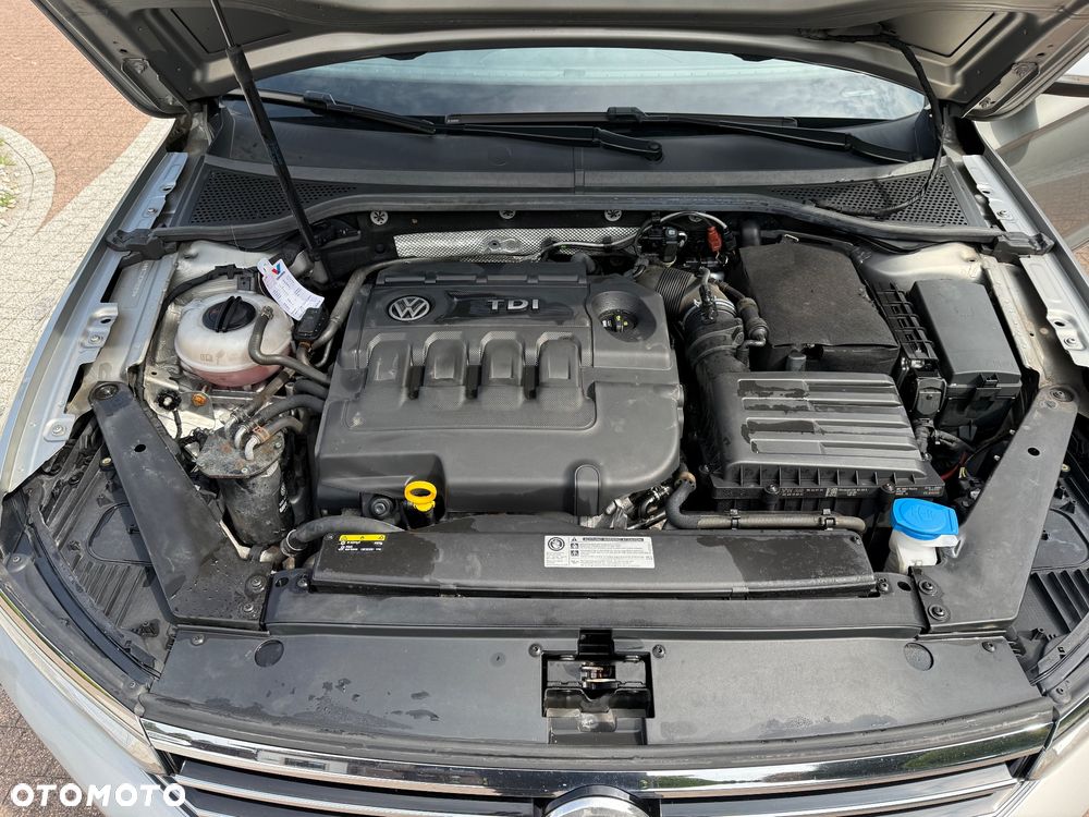 Volkswagen Passat 2.0 TDI (BlueMotion Technology) Highline - 8