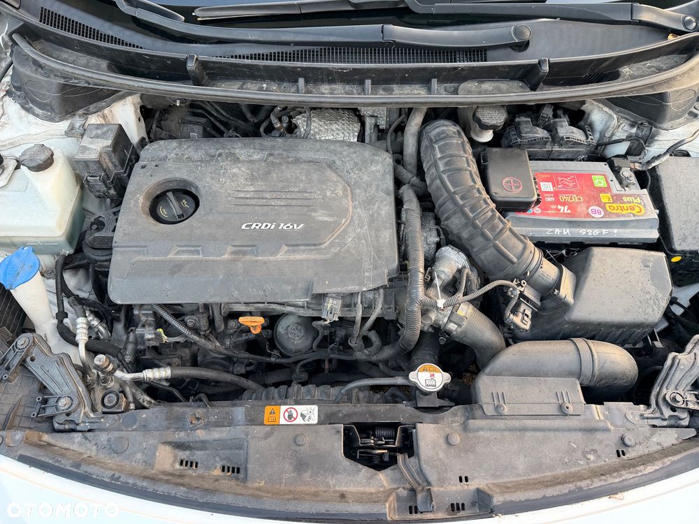 Hyundai i30 1.6 D GO - 29