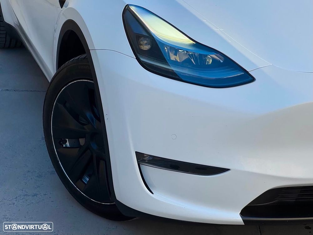 Tesla Model Y Long Range Dual Motor AWD - 8
