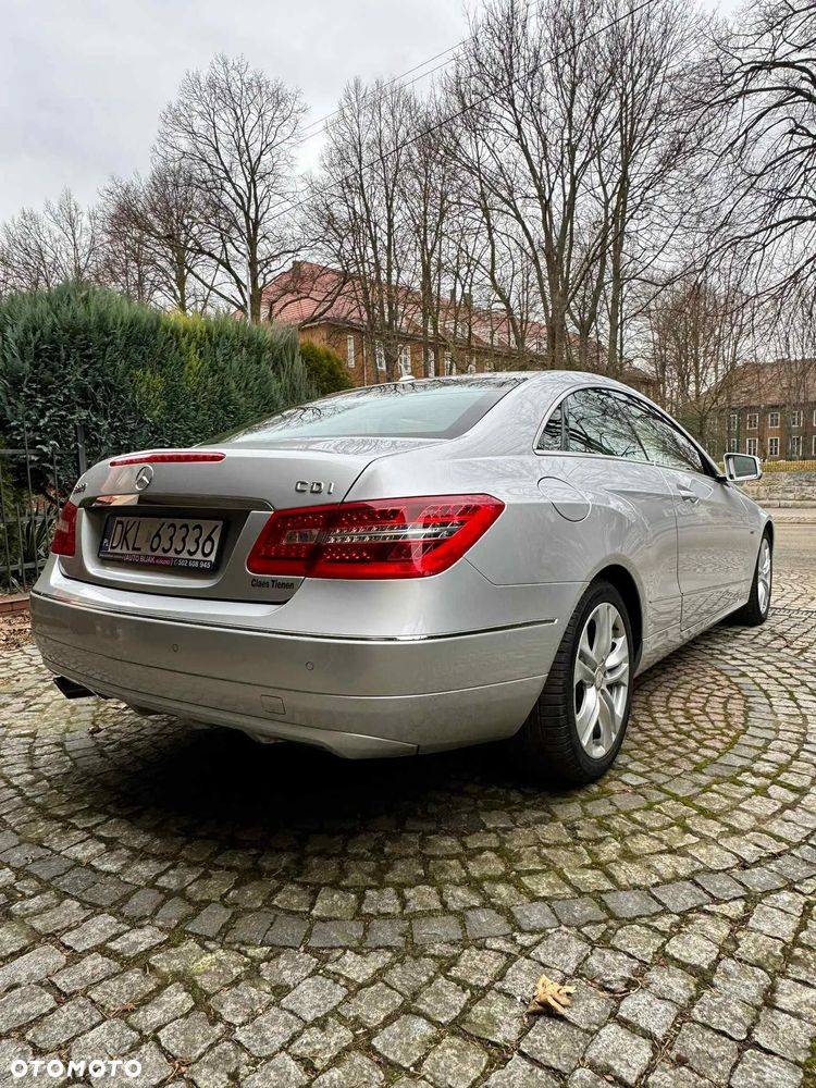 Mercedes-Benz Klasa E 220 CDI DPF Coupe BlueEFFICIENCY 7G-TRONIC Avantgarde - 9