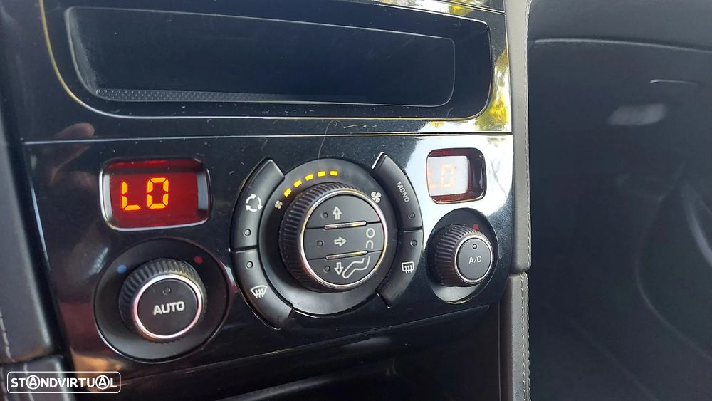 Peugeot RCZ 1.6 155 THP Onyx - 26