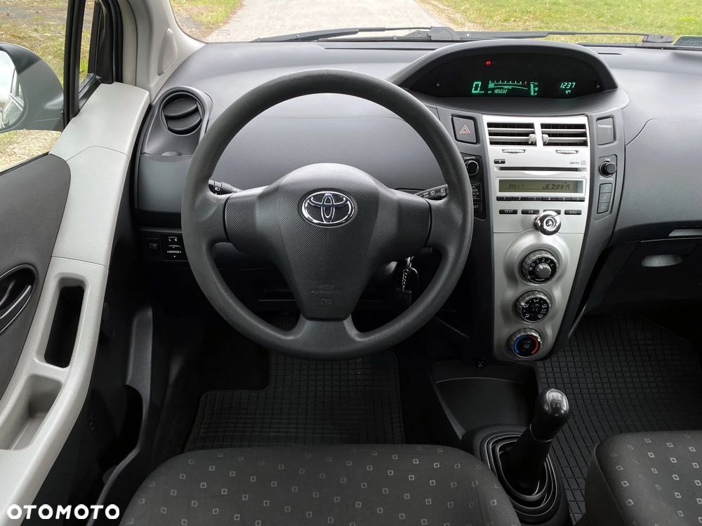 Toyota Yaris 1.0 Terra A/C - 11