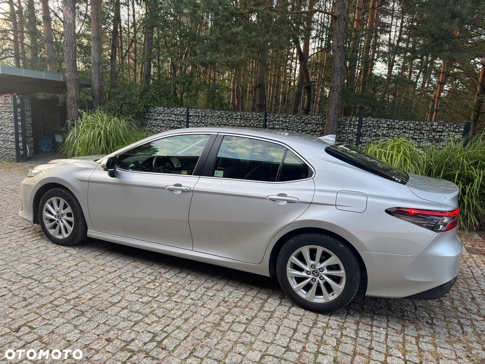 Toyota Camry - 6
