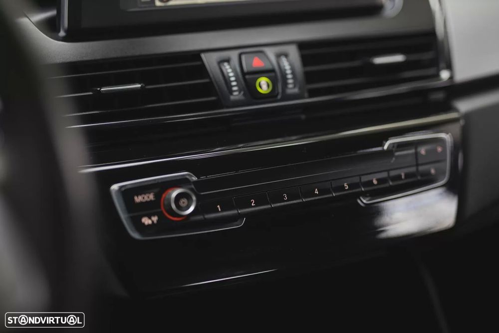 BMW 216 Active Tourer d Advantage - 32