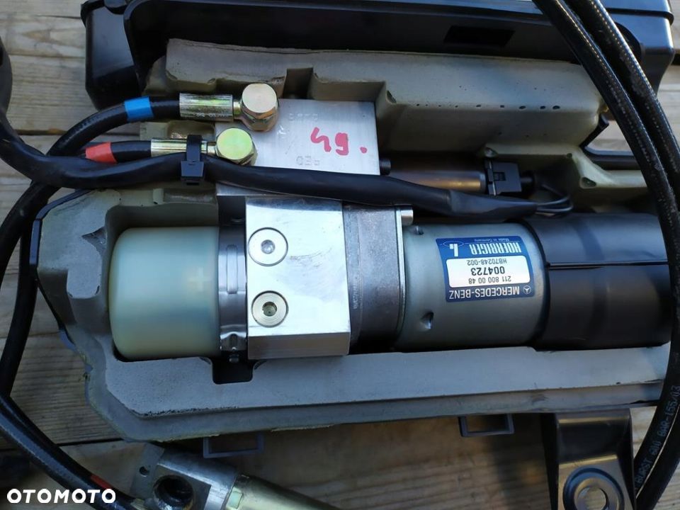 MERCEDES W211 SIŁOWNIK POMPA KLAPY 2118000048 - 2