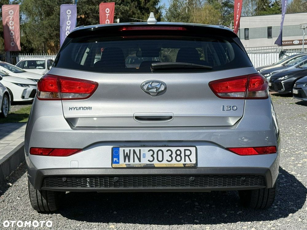 Hyundai i30 1.5 DPI Classic + - 8