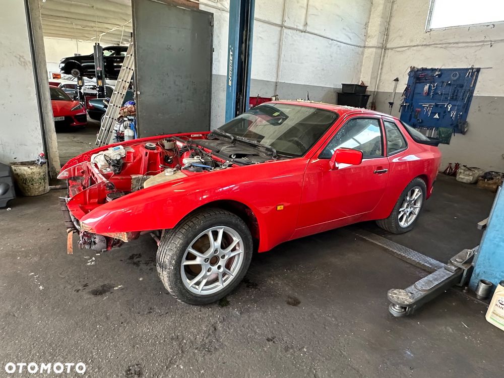 Porsche 944 - 8