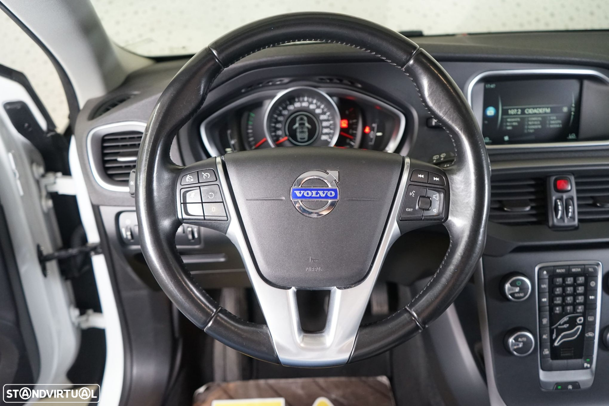 Volvo V40 Cross Country 1.6 D2 Summum - 20