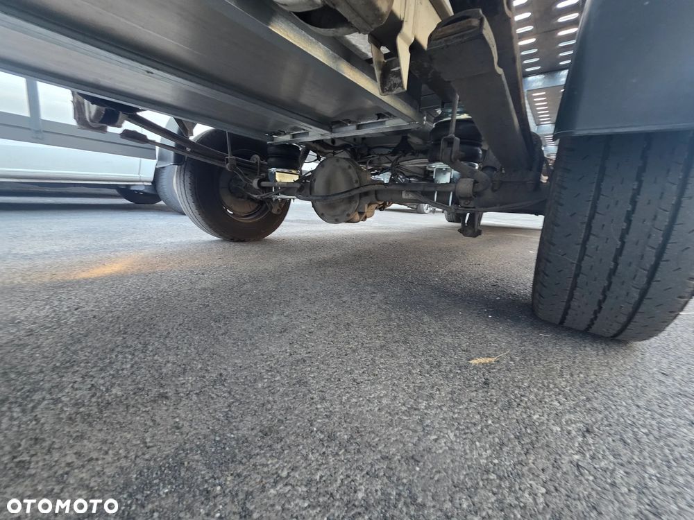 Mercedes-Benz Sprinter - 17