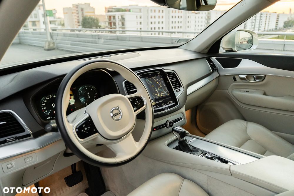 Volvo XC 90 D5 AWD Momentum - 7