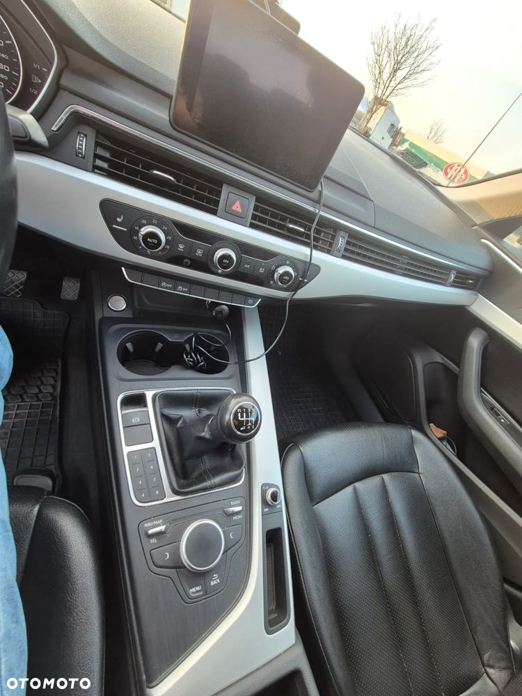 Audi A4 Limousine - 11