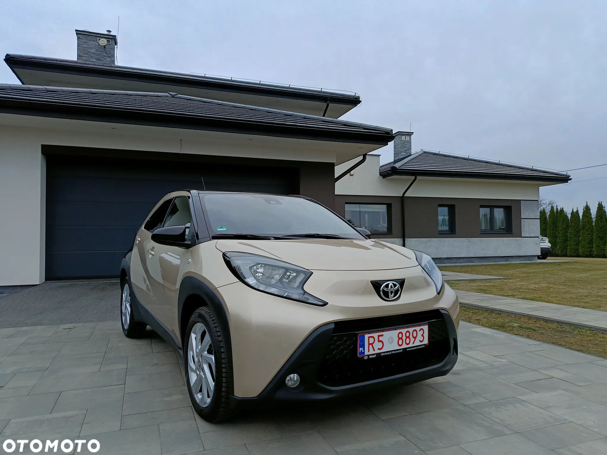 Toyota Aygo X 1.0 VVT-i Color Edition X-shift - 1