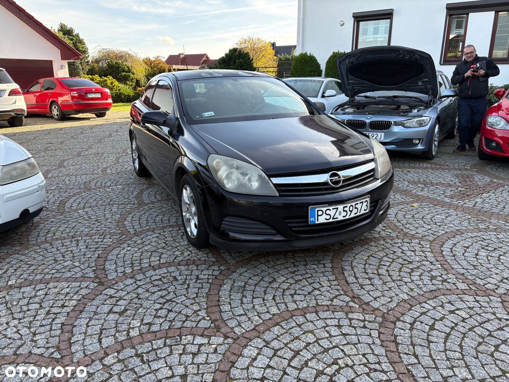 Opel Astra GTC 1.9 CDTI Sport - 2