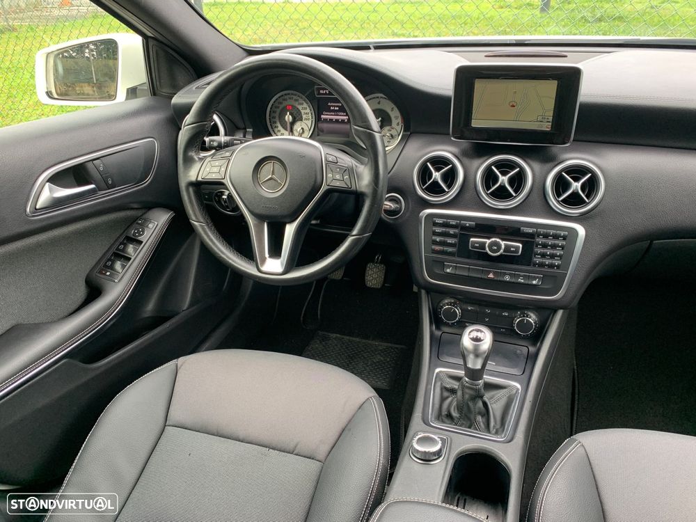 Mercedes-Benz A 180 d AMG Line - 55