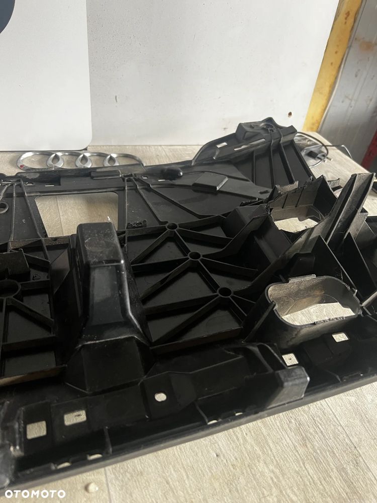 GRILL ATRAPA AUDI Q4 AUDI Q4 E-TRO WZMOCNIENIE ATRAPA STELAZ 89A807233  89A E-TRON 2020-> 89A853651A CENA W OPISIE - 9