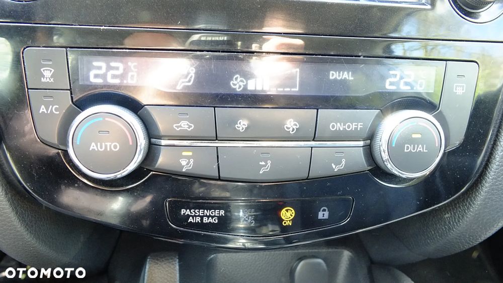 Nissan Qashqai 1.2 DIG-T N-Connecta EU6 - 23