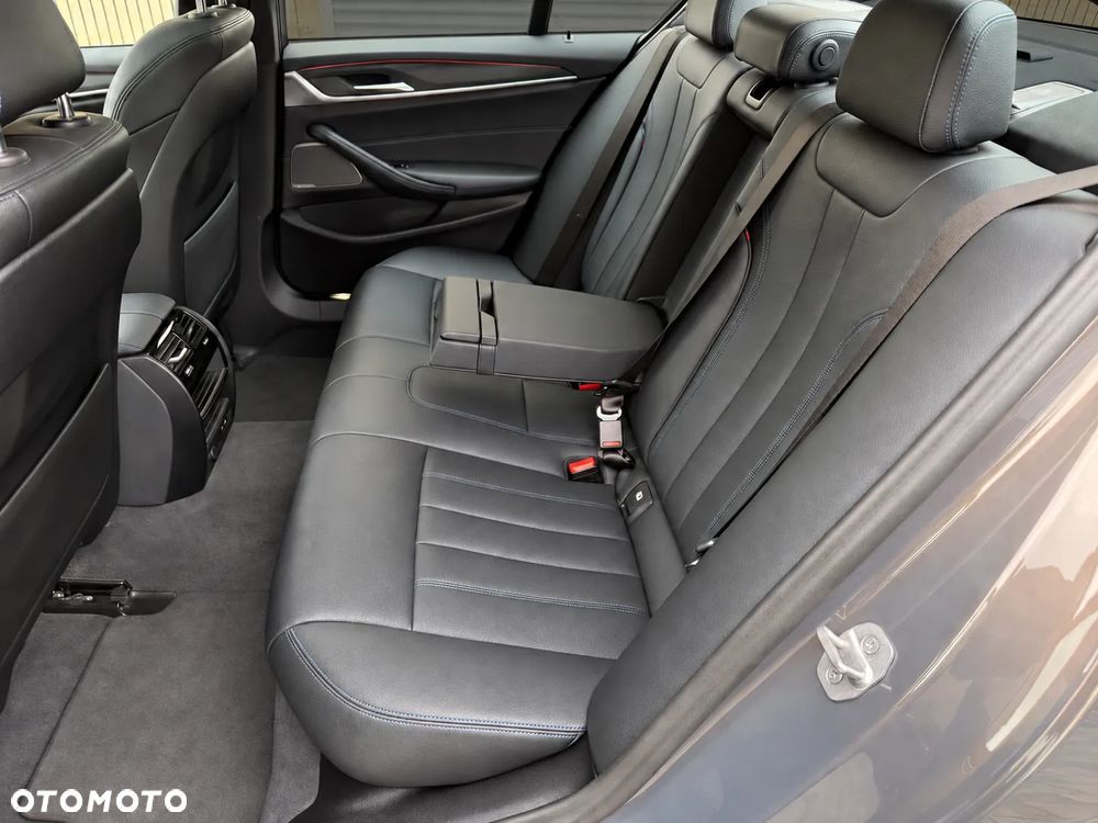 BMW Seria 5 530i xDrive mHEV M Sport sport - 37
