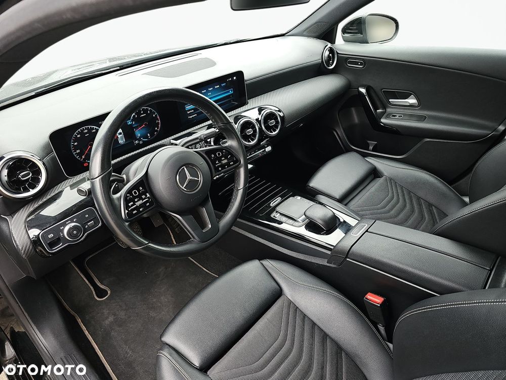Mercedes-Benz Klasa A 180 7G-DCT - 9
