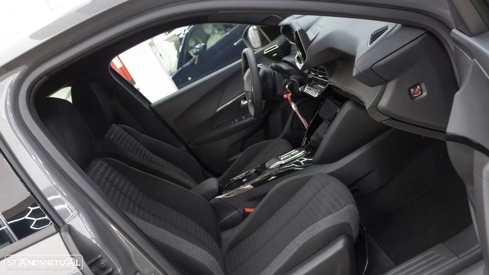 Peugeot e-2008 54 kWh Active - 12