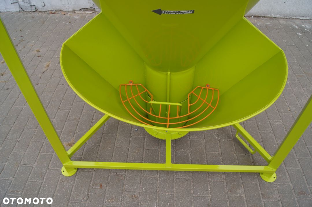 Paszowy mieszalnik pasz ADRAF  Super Model Twister 500 750 1000 1200 1500 2000 2500 3000 4000 5000 - 6