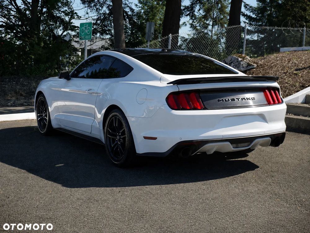 Ford Mustang - 5