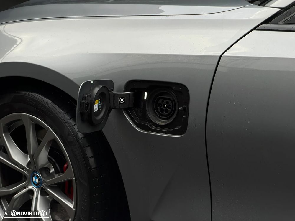 BMW 320 e Line Sport Auto - 9