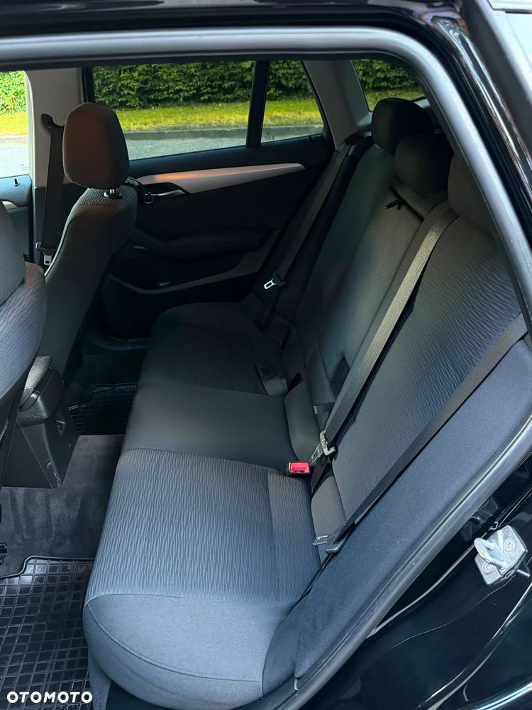 BMW X1 sDrive18d xLine - 22