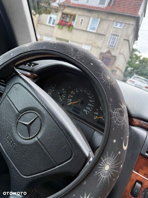 Mercedes-Benz Klasa E - 2