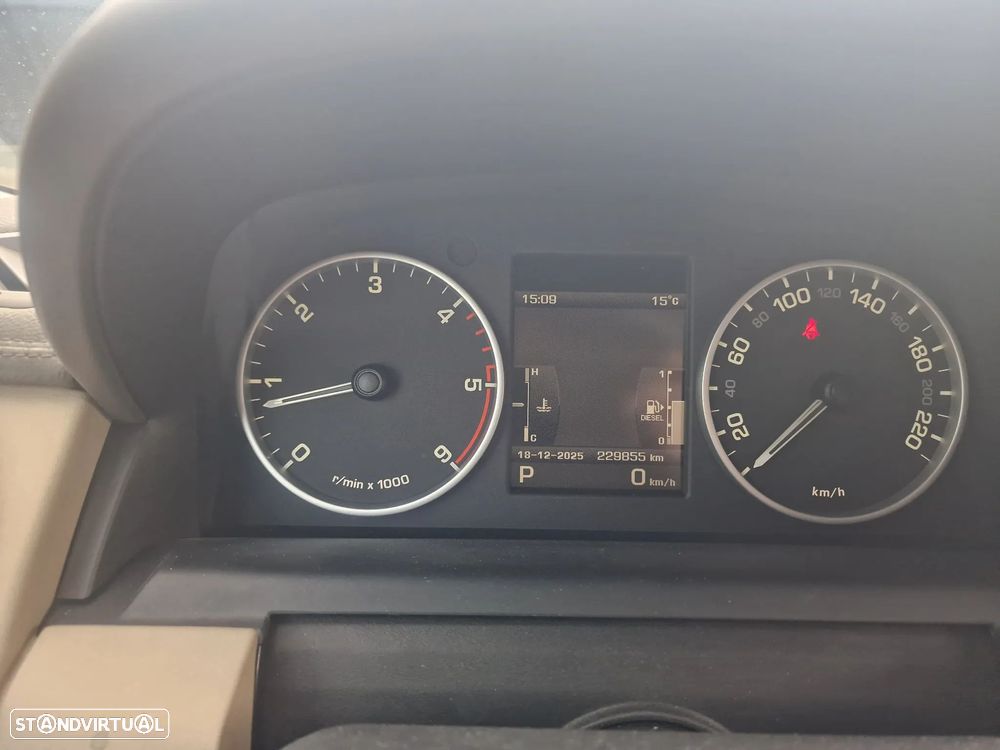 Land Rover Discovery 3.0 TD V6 Aut. HSE - 25