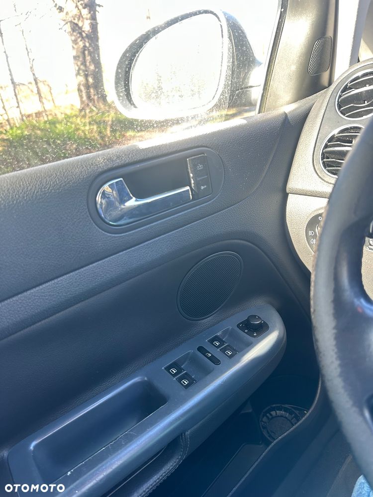 Volkswagen Golf Plus 2.0 TDI Comfortline - 23