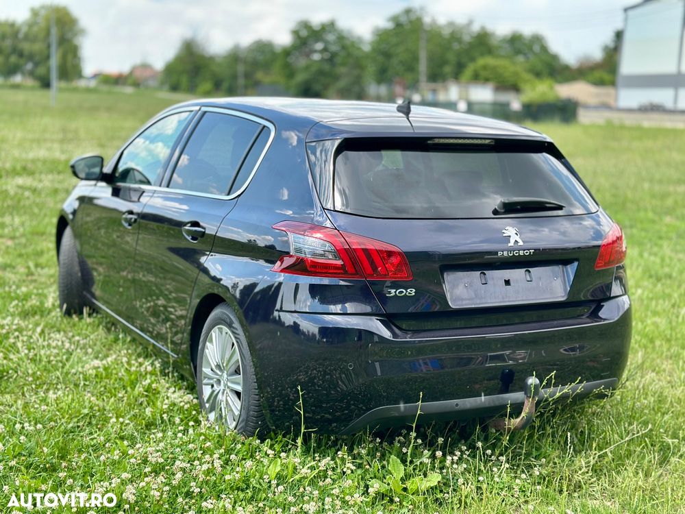 Peugeot 308 1.2 L PureTech Turbo Allure - 3