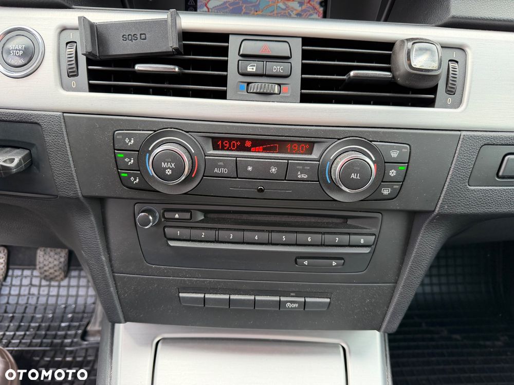 BMW Seria 3 320d Efficient Dynamics Sport Line - 19