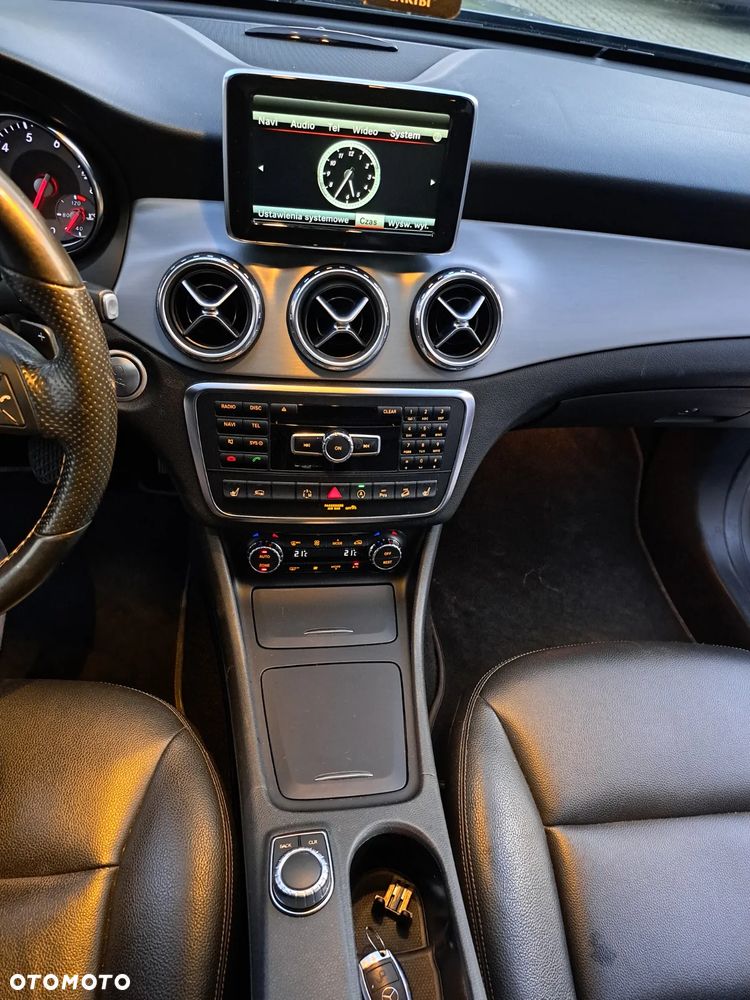 Mercedes-Benz GLA 250 4Matic 7G-DCT AMG Line - 21