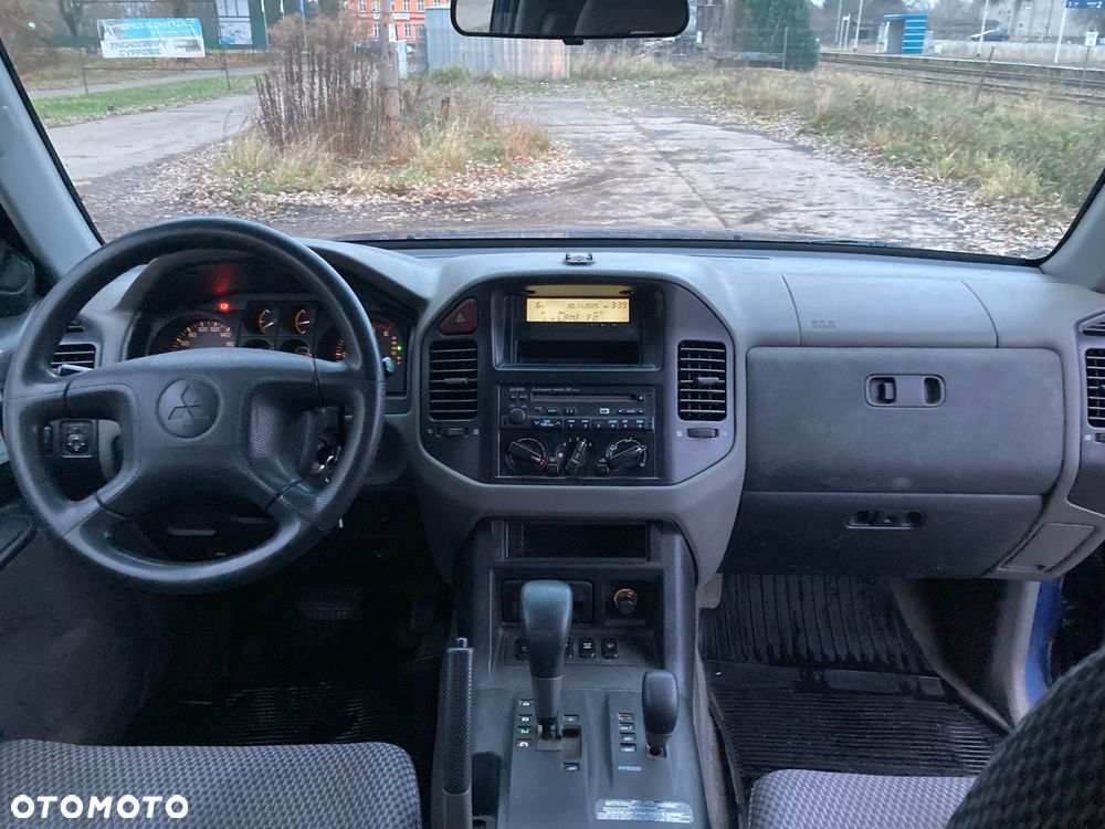 Mitsubishi Pajero - 8