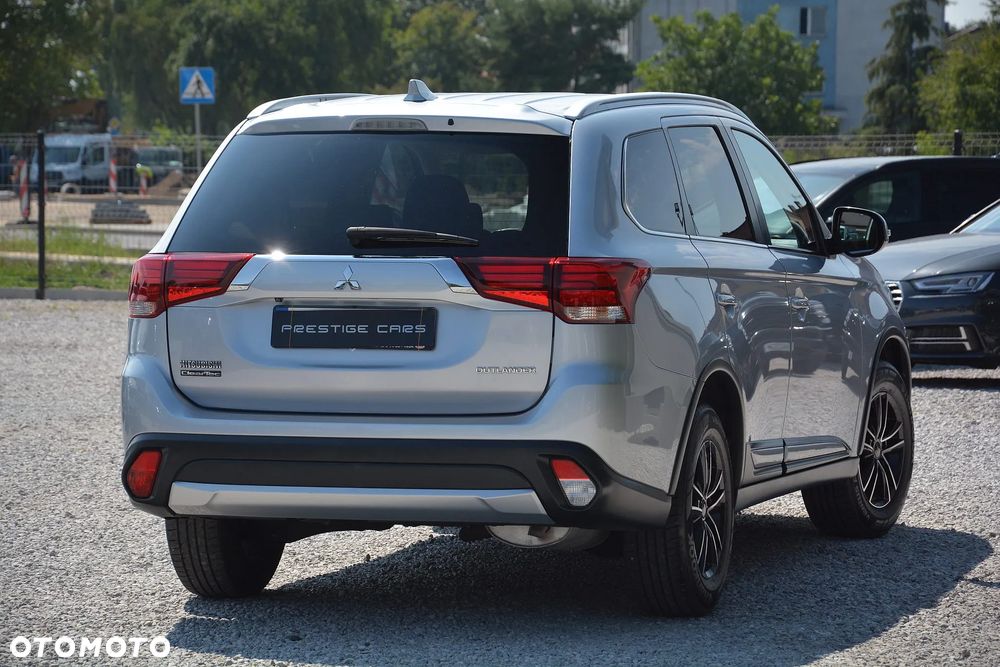 Mitsubishi Outlander - 4