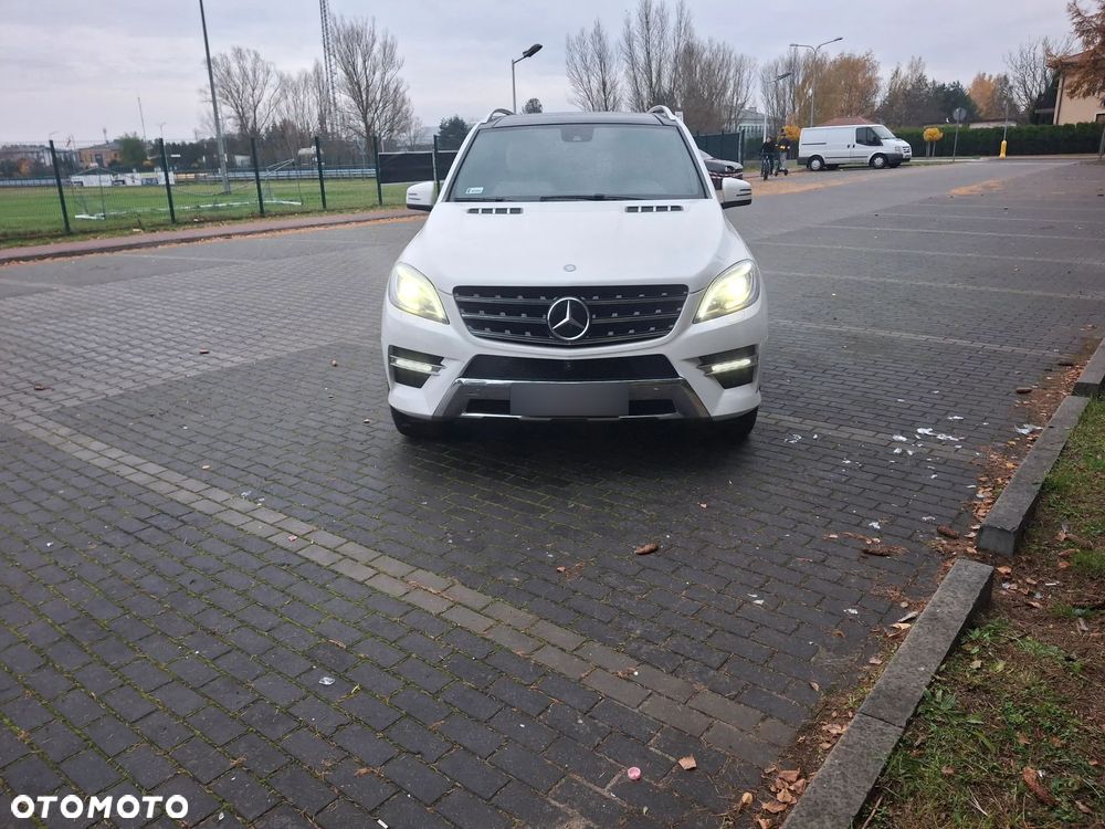Mercedes-Benz ML - 15