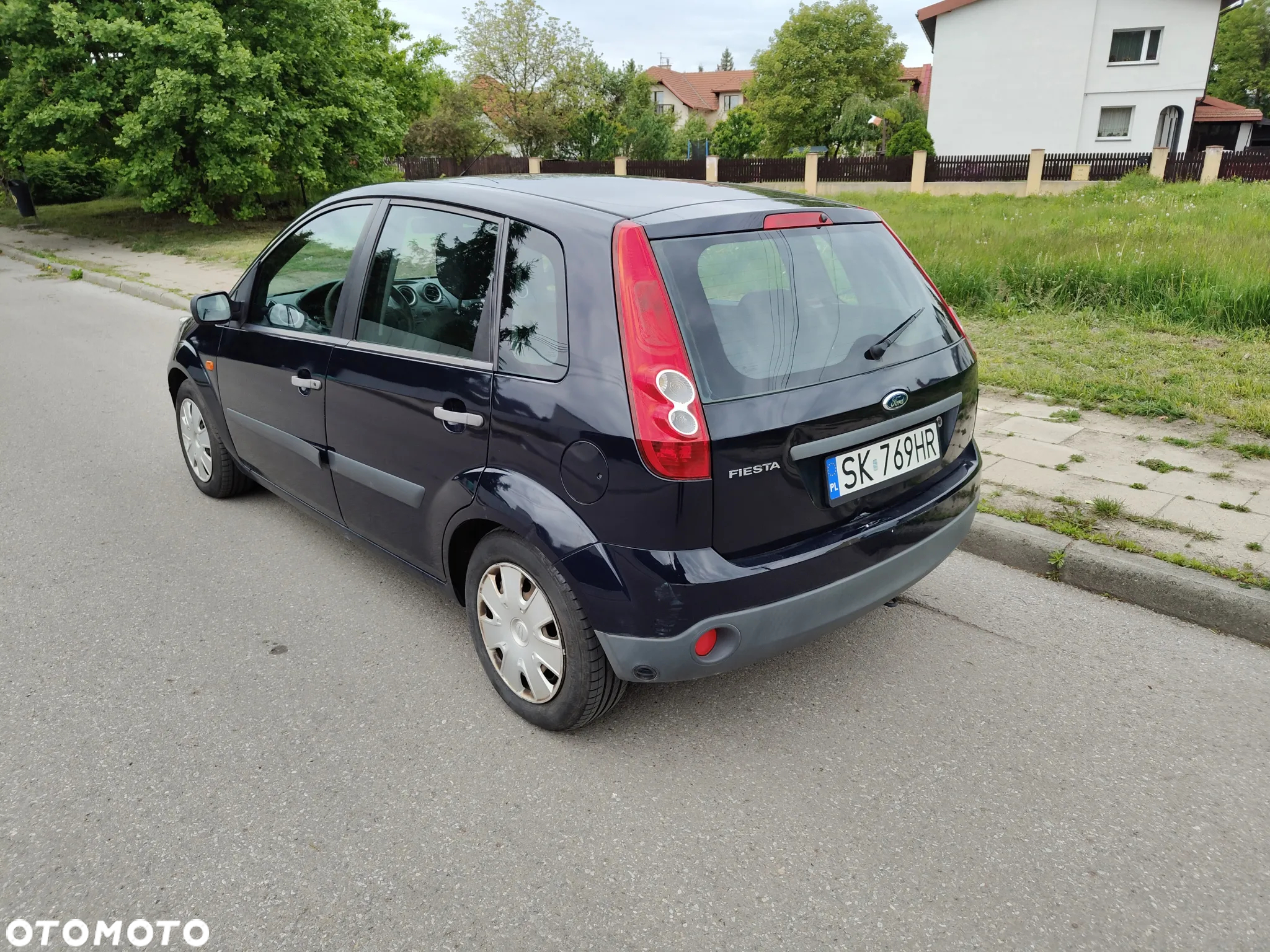 Ford Fiesta 1.3 Ambiente - 2