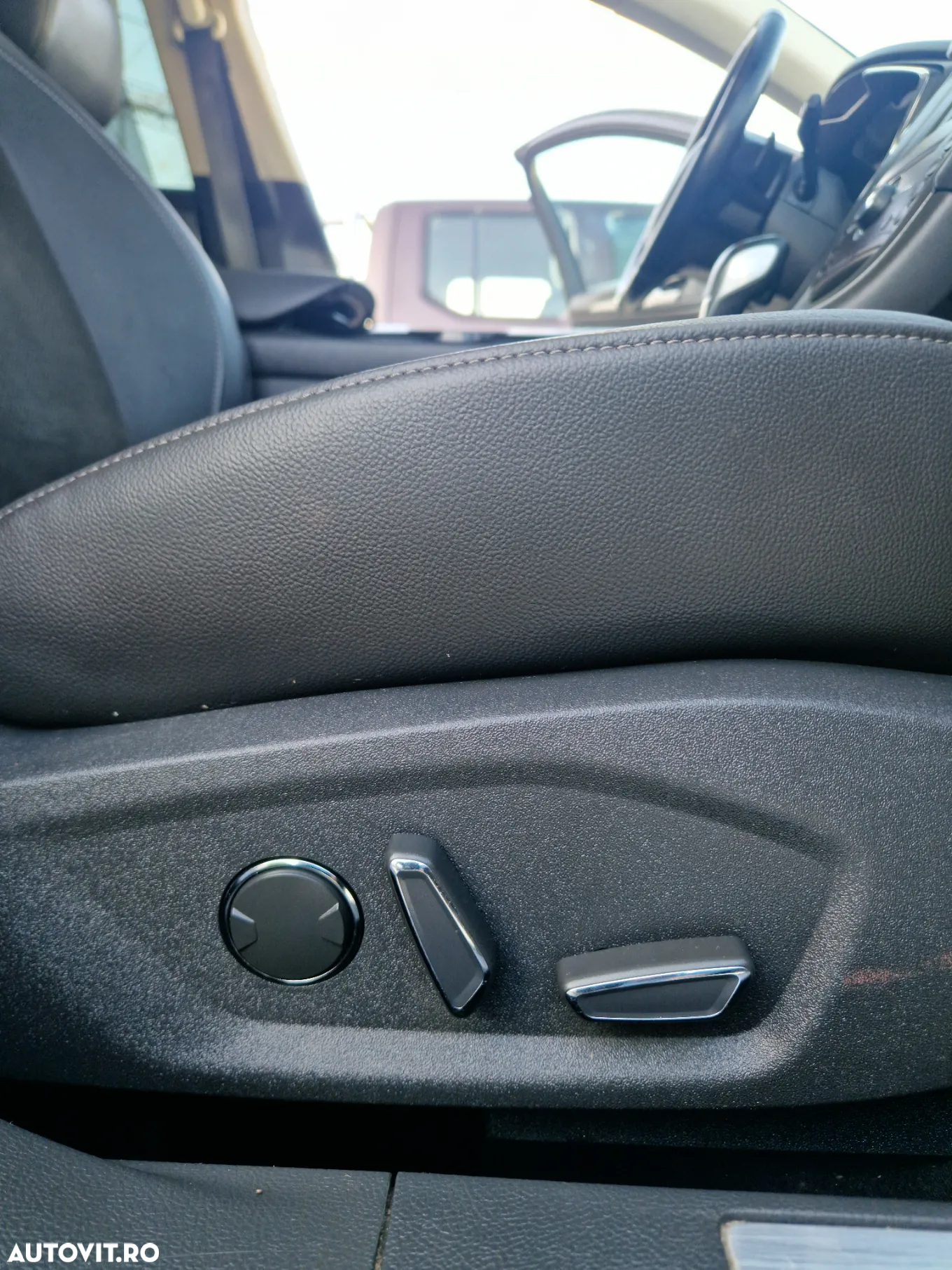 Ford Mondeo 2.0 TDCi Powershift Business - 25