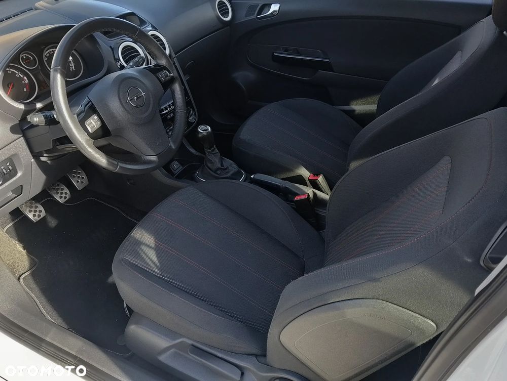 Opel Corsa 1.6 Turbo Color Race - 9