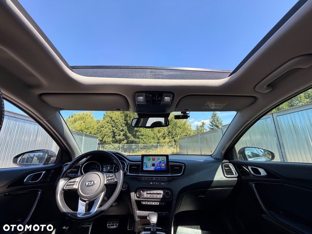 Kia Ceed - 12